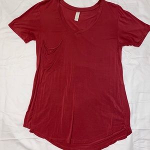 Maroon shirt sleeved tee